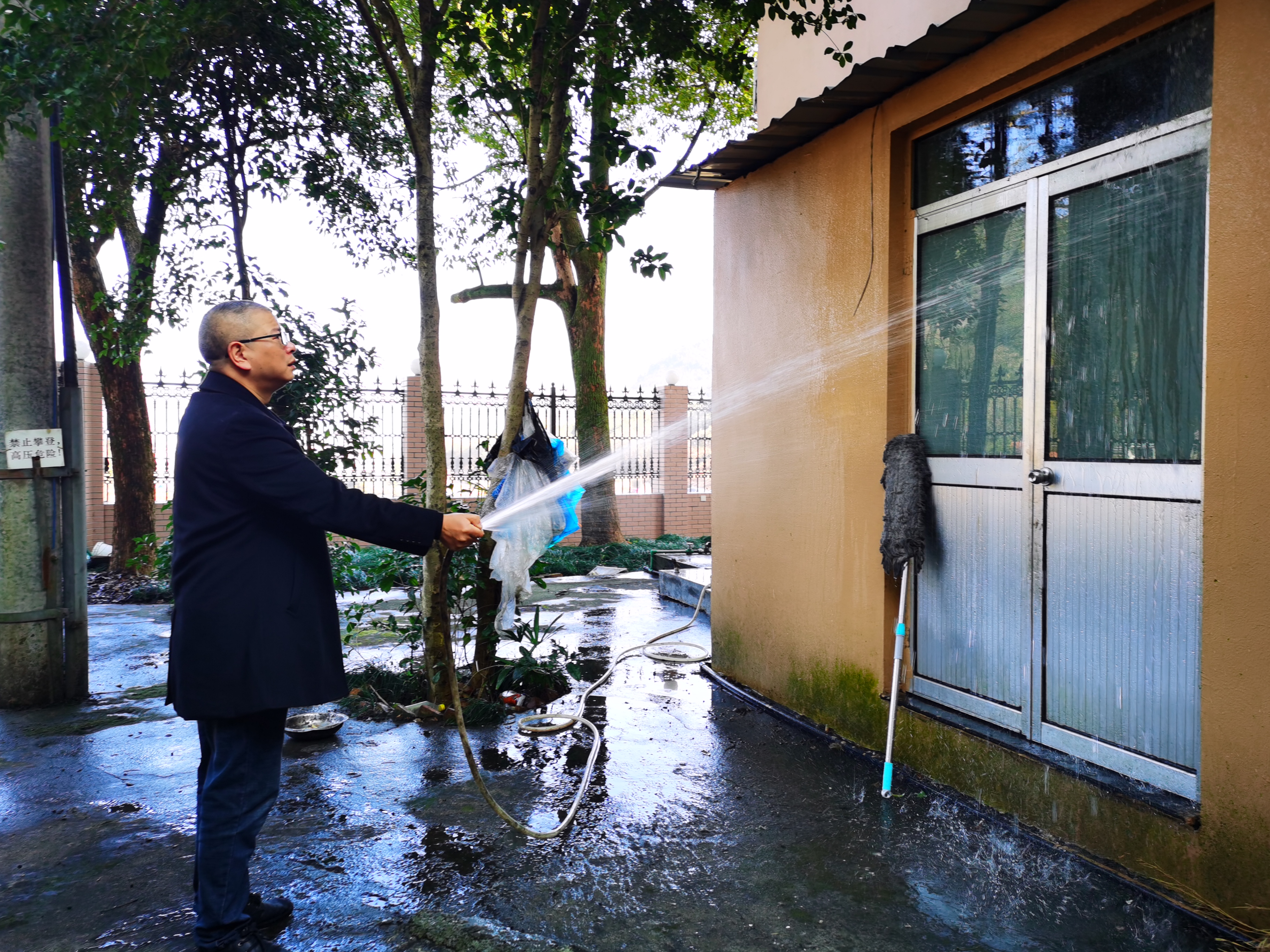 1643179854462671.jpg 2022.01.19金衛軍在沖清 門窗 陳智慧攝.jpg